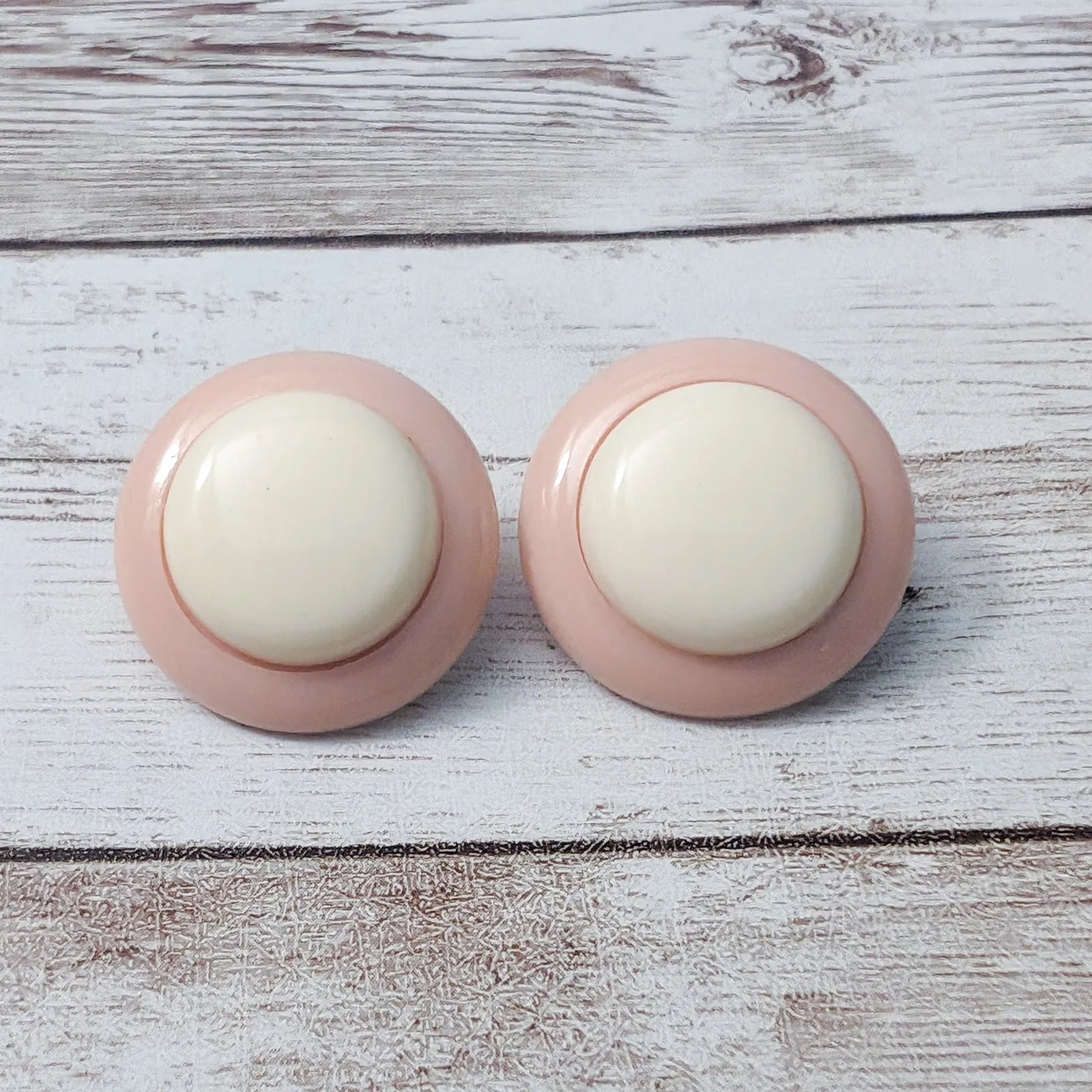 Vintage Clip On Earrings Retro Pink & Cream - Image 2