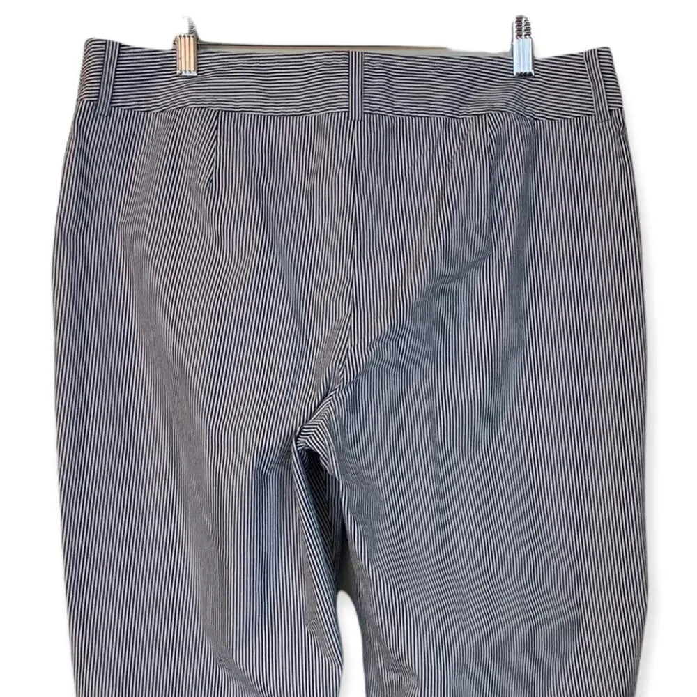 Jones New York Women's Pants Stripe Seersucker Crop Gray White Stripes Size 14 - Image 4