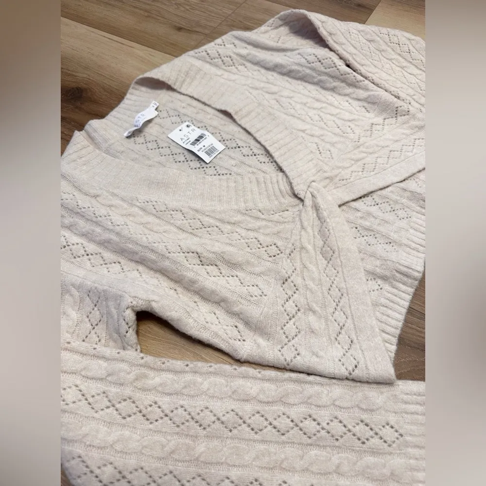 NWT  the Label Knot Front Cropped Sweater Cream / Size M - Image 6