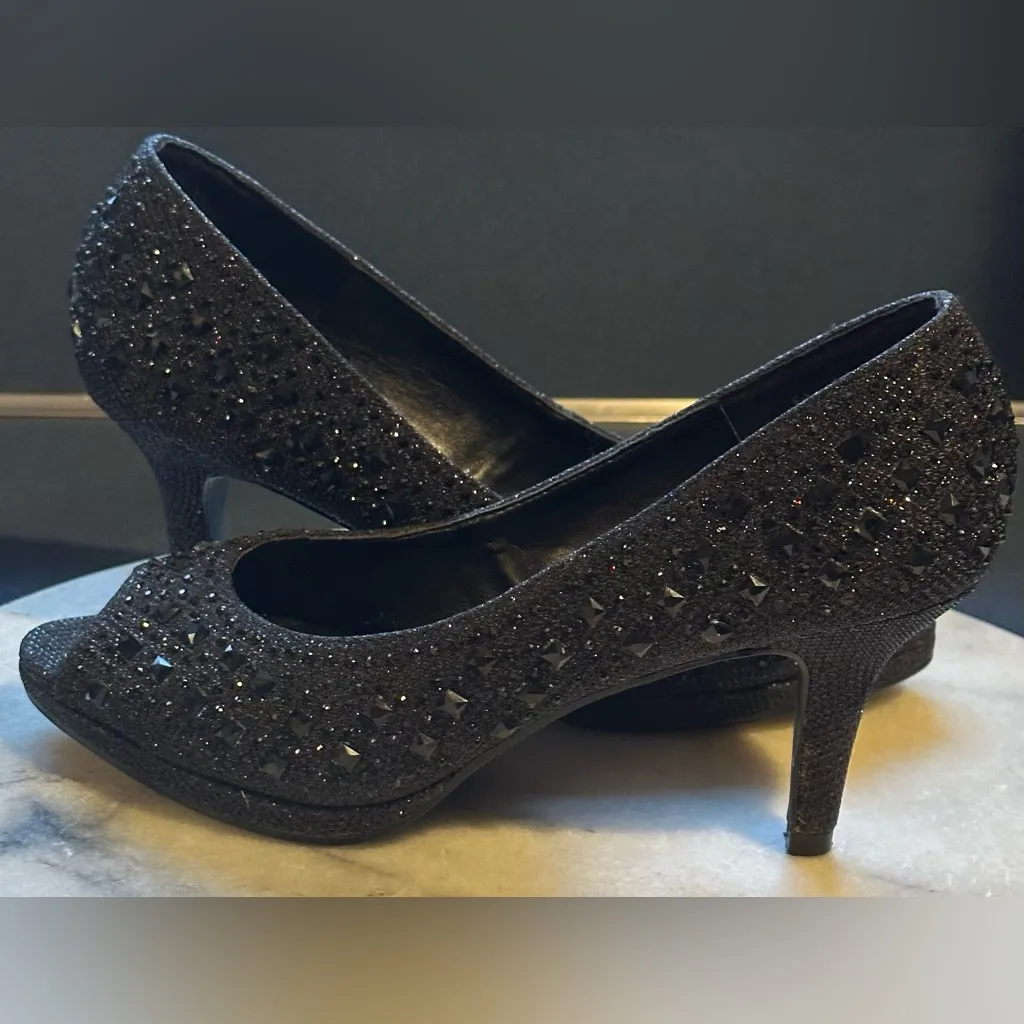 KELLY & KATIE Black Shiny Black Beads Small Heel OpenToe Slip Resistant Sz 7.5 - Image 2