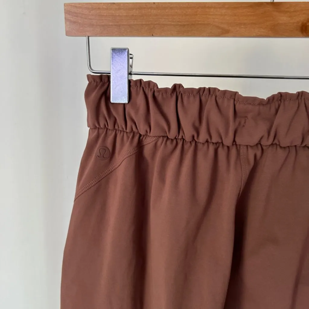 NWOT Lululemon‎ Light Weight Pants Size 2 - Image 6