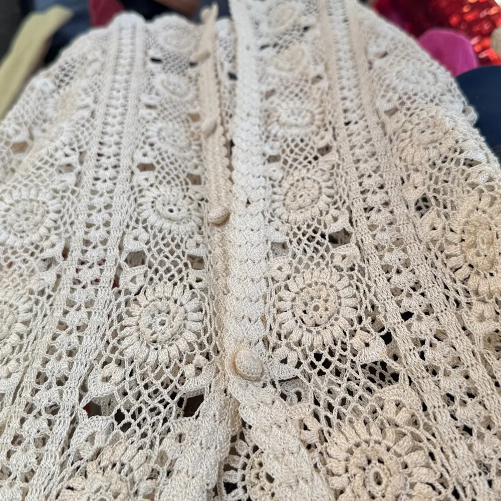 Vintage Elegant Crochet Lace Top sweater cardigan  - Cream - Image 4