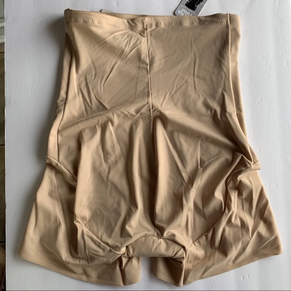 Naomi‎ & Nicole Inside Magic High - Image 3