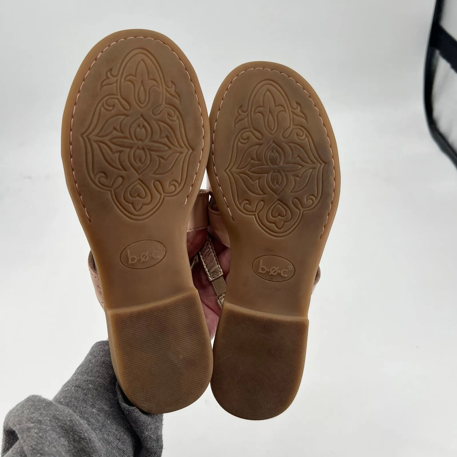 BOC Born Concept Brown Gold Women Strappy Sandal Shoes leather Flip Flops Sz 7 - Image 3