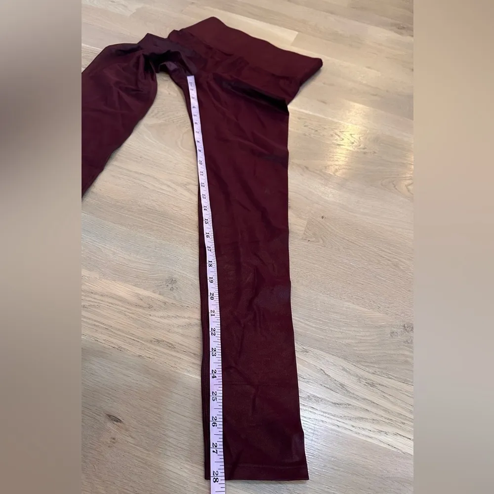 Carbon38 full length Takara shine legging in wine size XS - Image 7