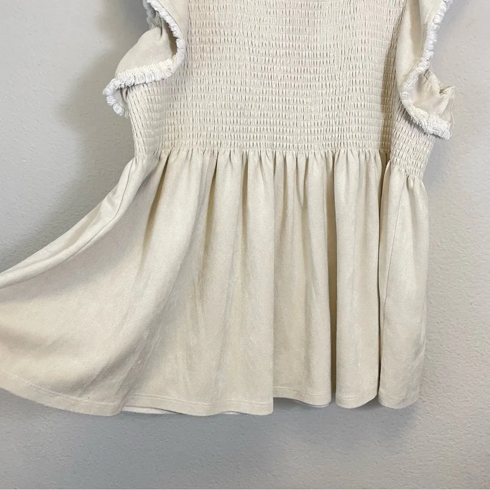 THML Ivory Suede Babydoll Smocked Flutter Sleeves Blouse Size‎ Medium - Image 4