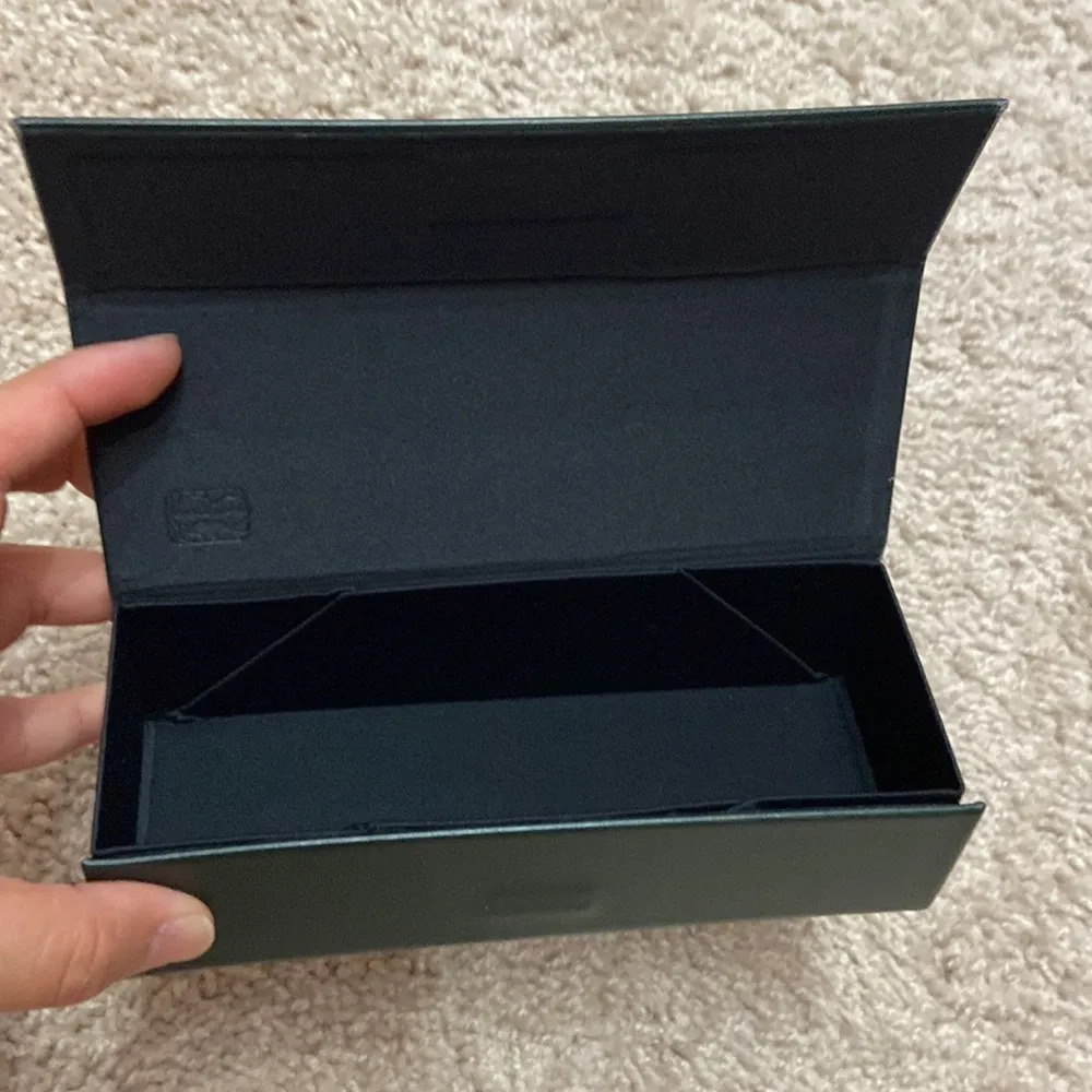 Mulberry England sunglass case - Image 3