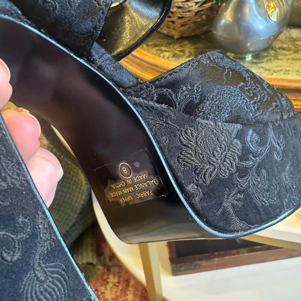 Vintage Black Platform Shoes with Chunky Heel Size 8 - Image 5