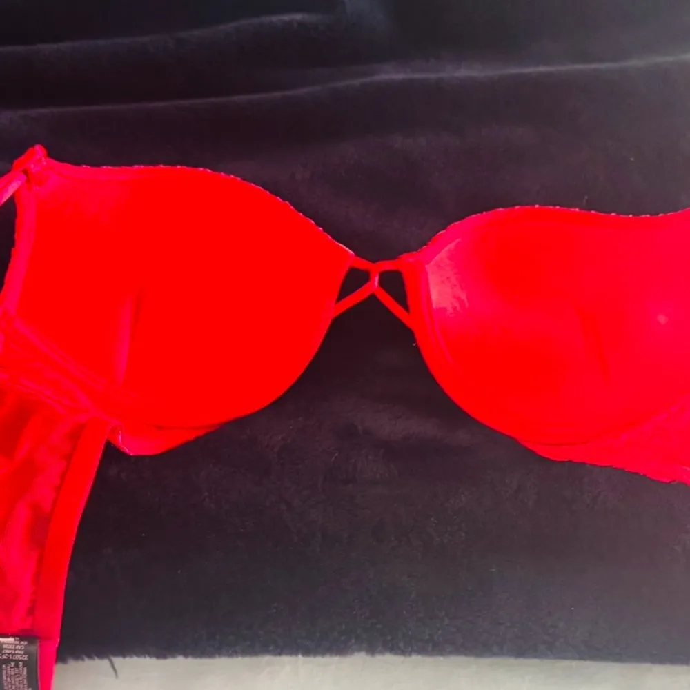 Victoria’s Secret Red Lace Bombshell Plunge Push-up Bra - Image 12