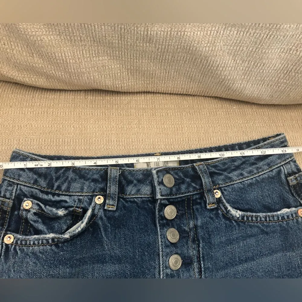 Free people denim cut of skirt size 26 runs a bit smaller see measurements - Image 3