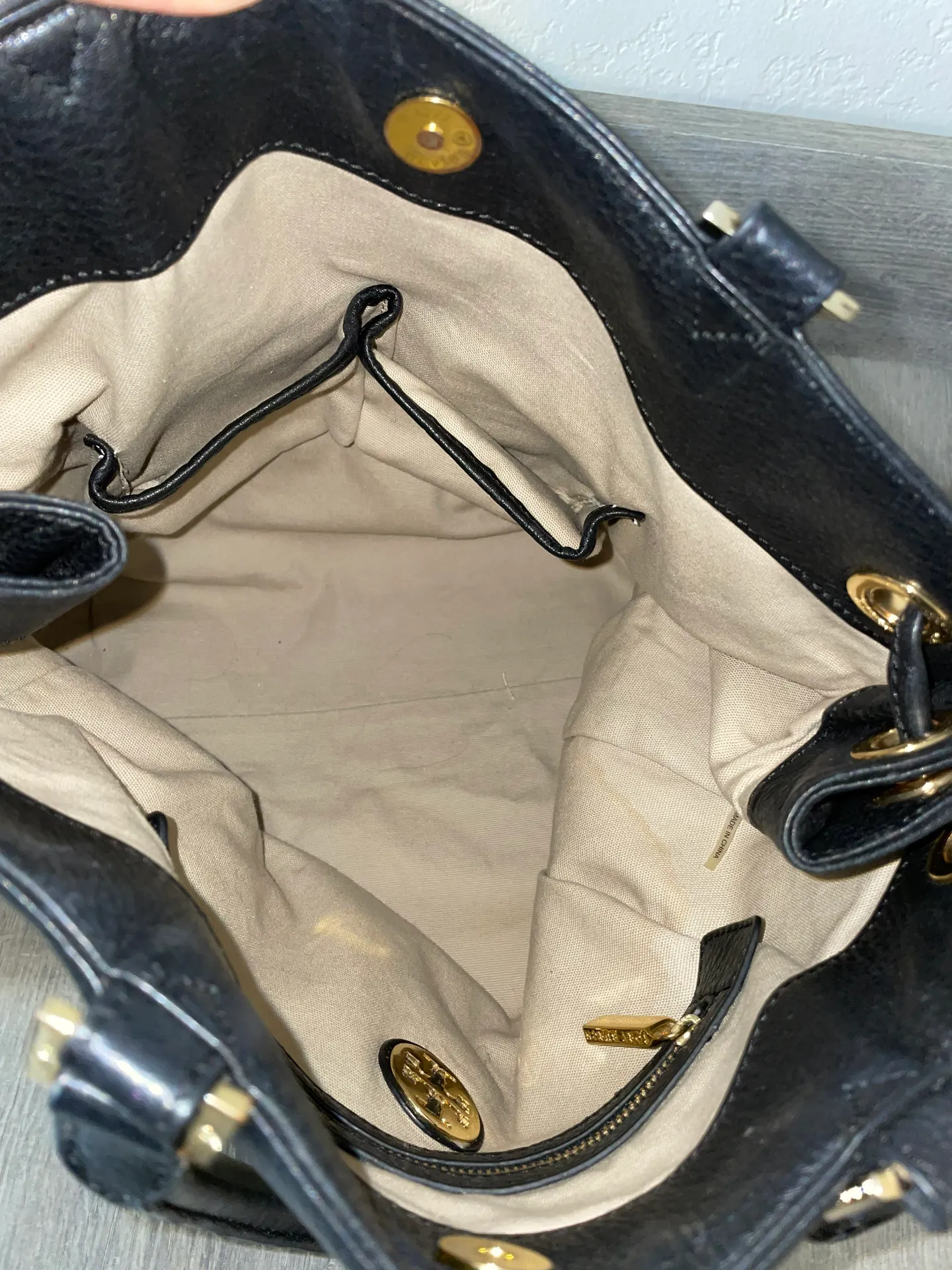 Tory Burch Black Leather Beige Straw Handbag - Image 7