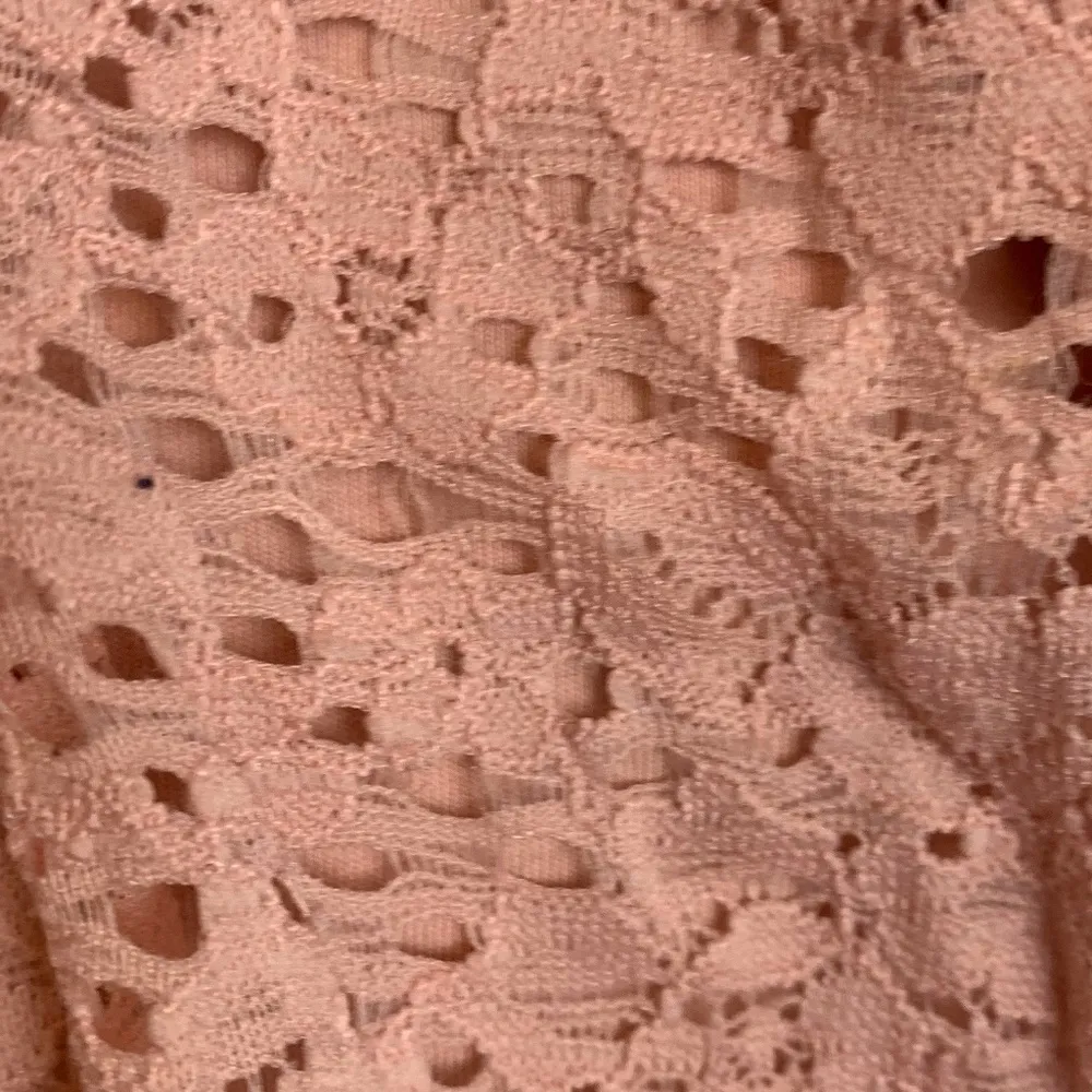 Hollister Pink Floral Lace Half Sleeve Crop Top - Image 4