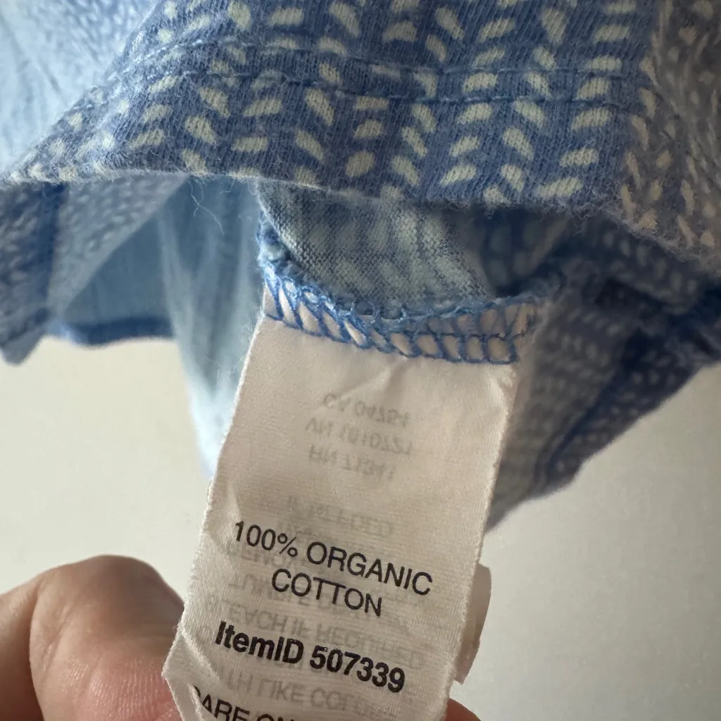 L.L. Bean Blue and White Pattern Organic Cotton Short Sleeve Top - Image 8