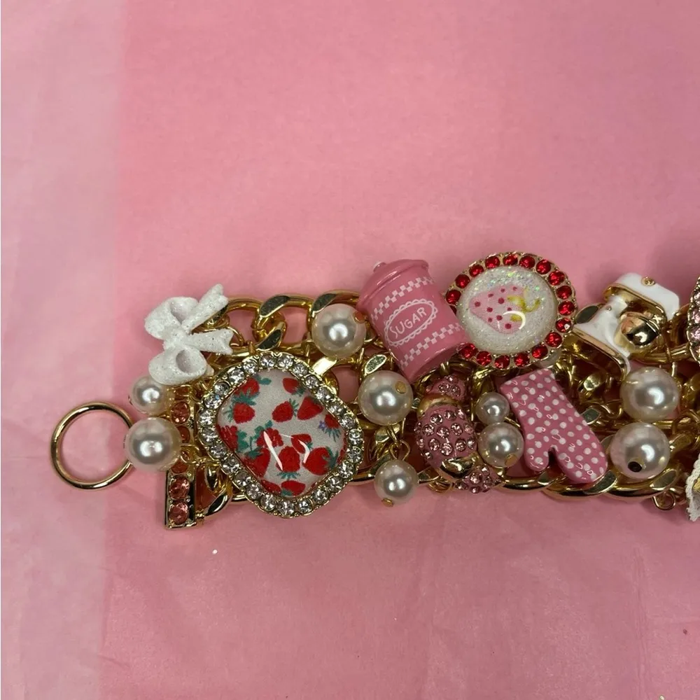 NEW RARE Betsey Johnson Gold, Pearls & Pink Baking Charm Bracelet - Image 5