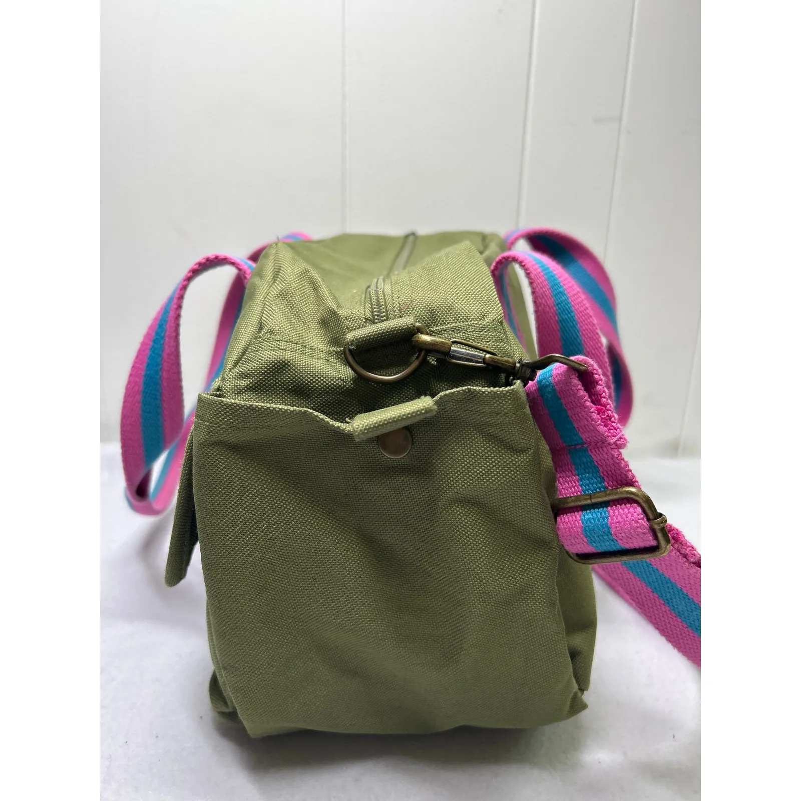 Canvas Shoulder handbag with pockets and adjustable shoulder strap in Army Green - Image 7