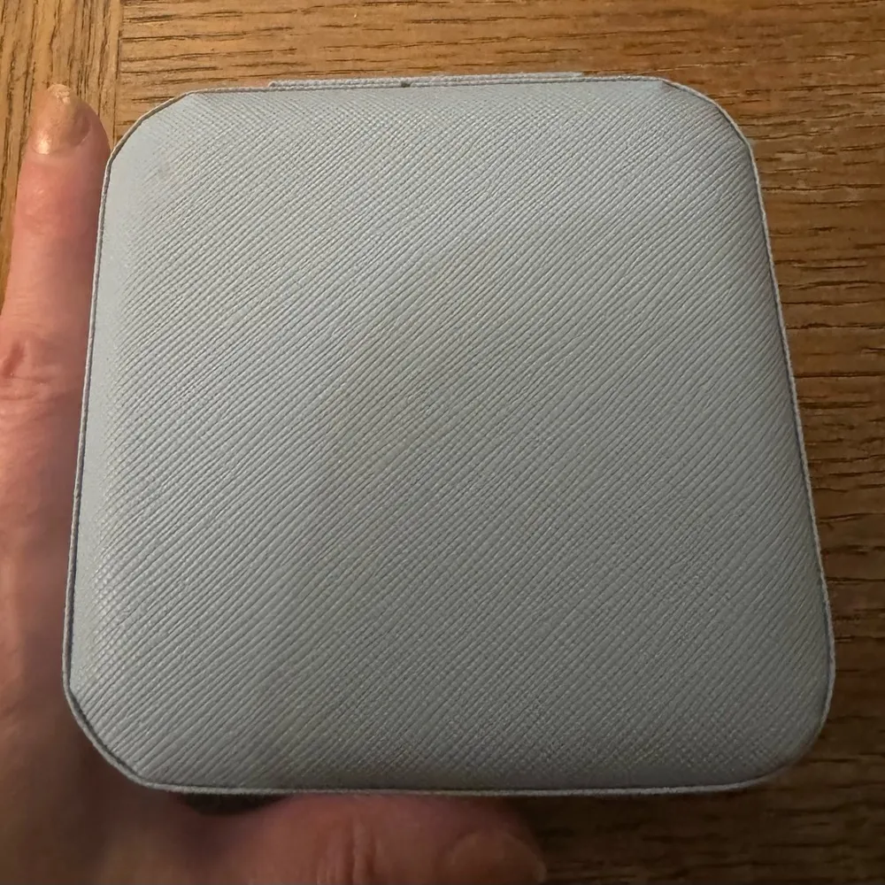 Compact Jewelry Organizer with Mirror baby blue, size 4x4 travel rings earrings Blue - Image 10