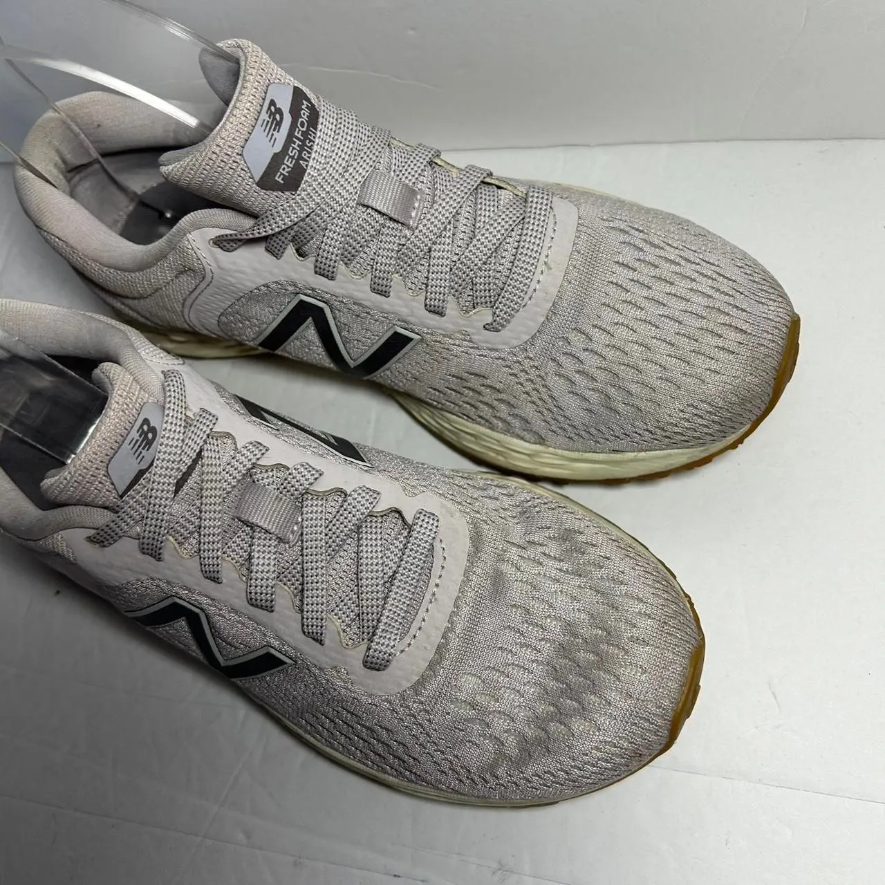 New balance fresh foam arishi athletic shoes 7.5 light pink - Image 2