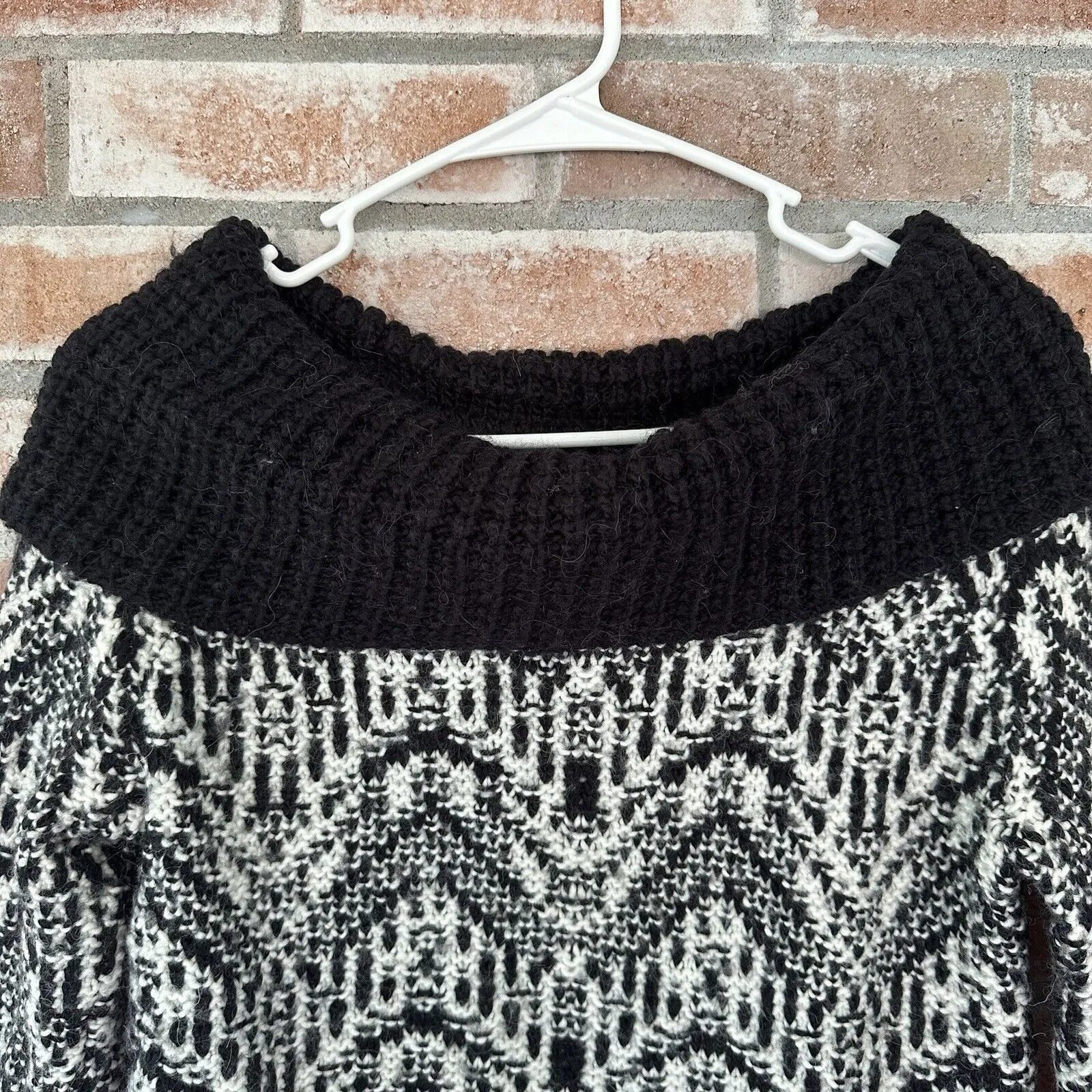 Abercrombie & Fitch Wool Alpaca Off Shoulder Sweater Small Black White - Image 4