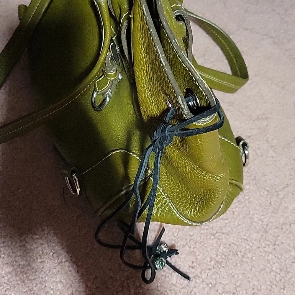 Prada Vitello Daino Leather Bag - Image 9