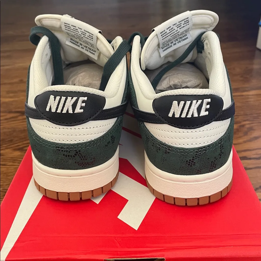 NIB Nike Dunk Low - Green Snake - Pro Green Black Sail - Size 9 - Image 4