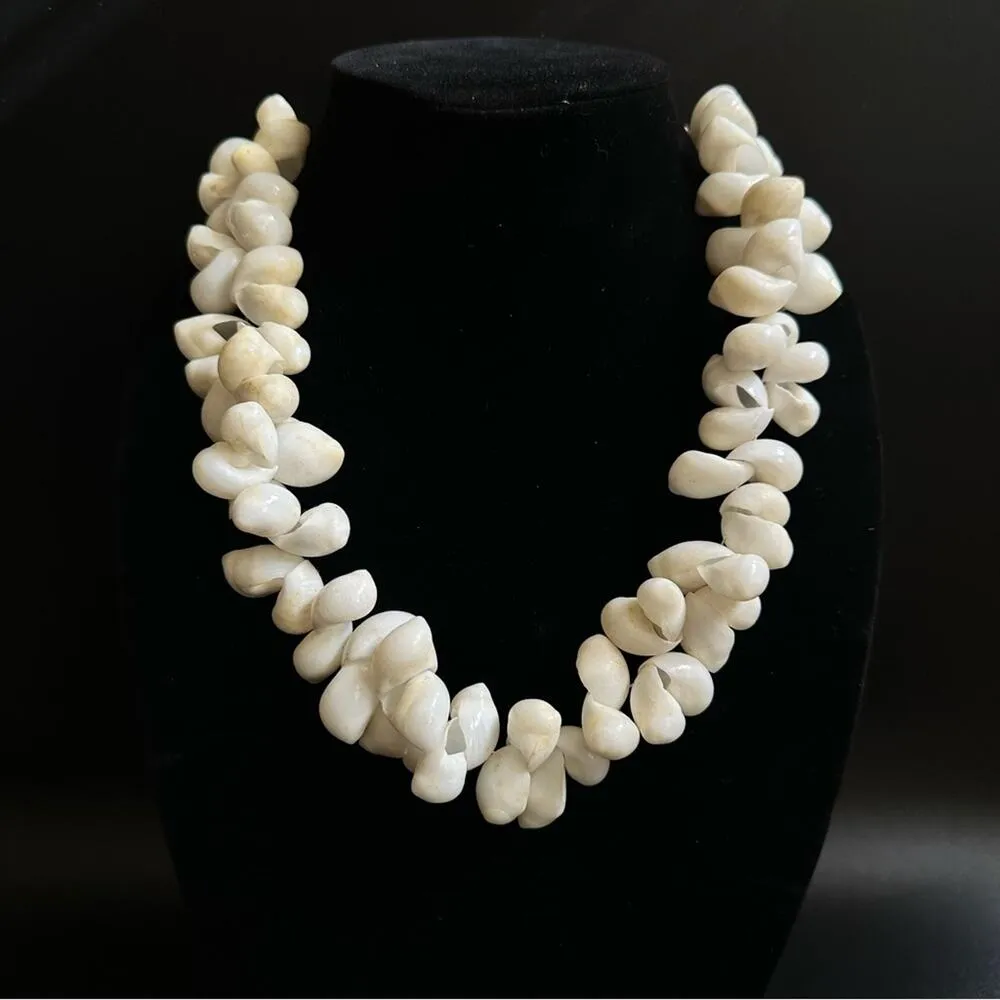 Vintage Cadoro Moon Snail Seashell Bib Necklace White - Image 2
