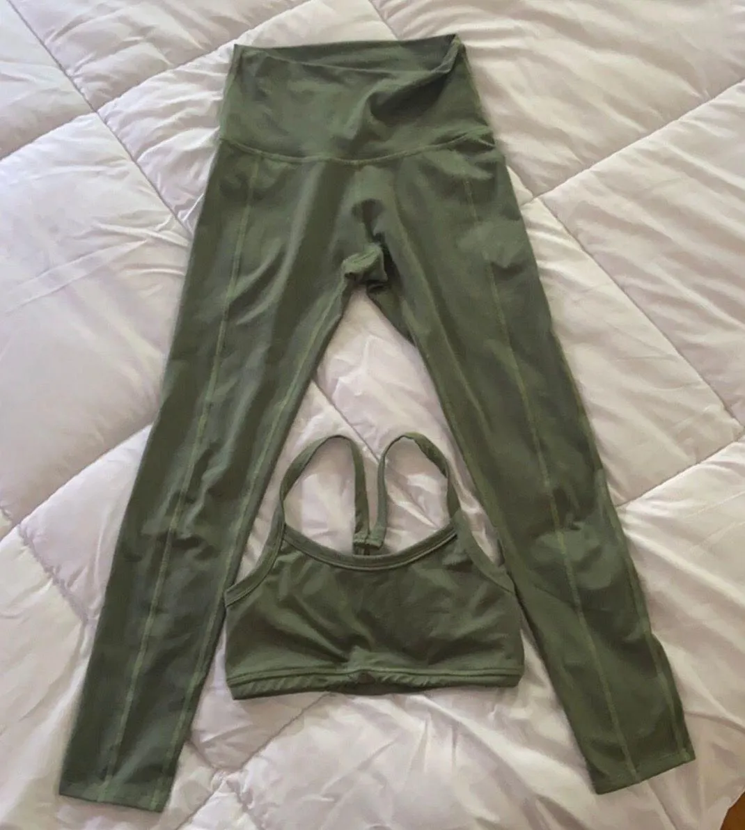 Revolve Workout Set - Image 3