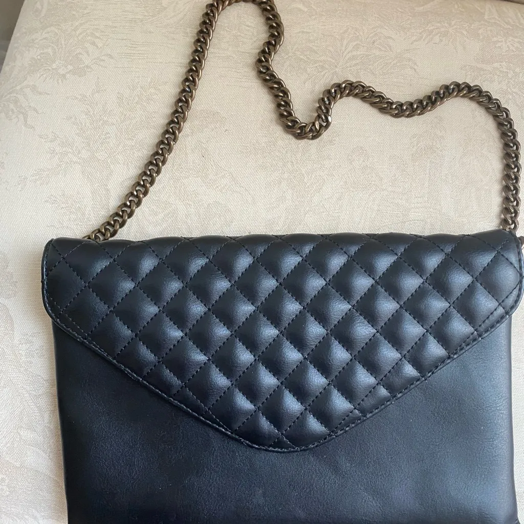J.Crew Black clutch bag with chain link strap. - Image 2