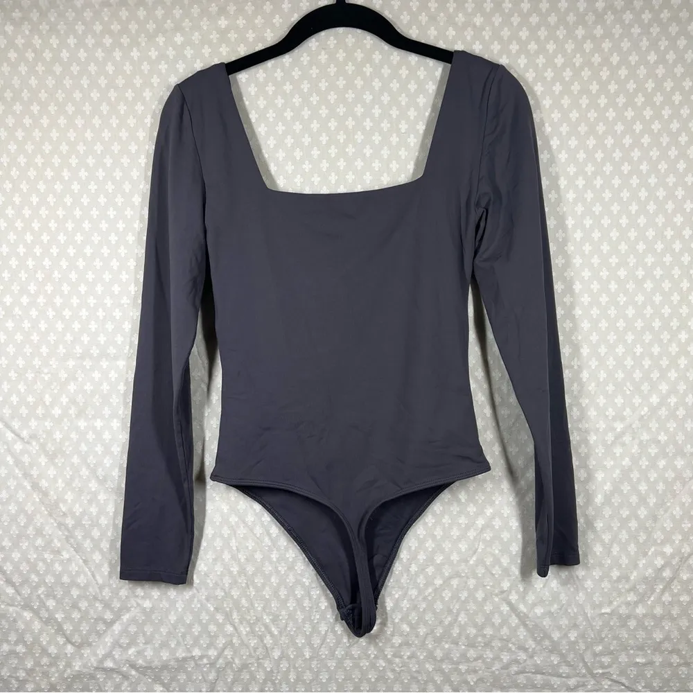 Aritzia‎ Babaton Dark Grey Contour Seamless Square Neck Bodysuit - Image 5