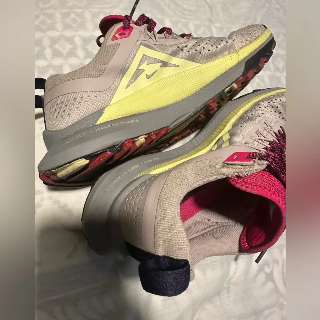 Nike Women's Athletic Shoes in Gray and Burgundy - Image 3