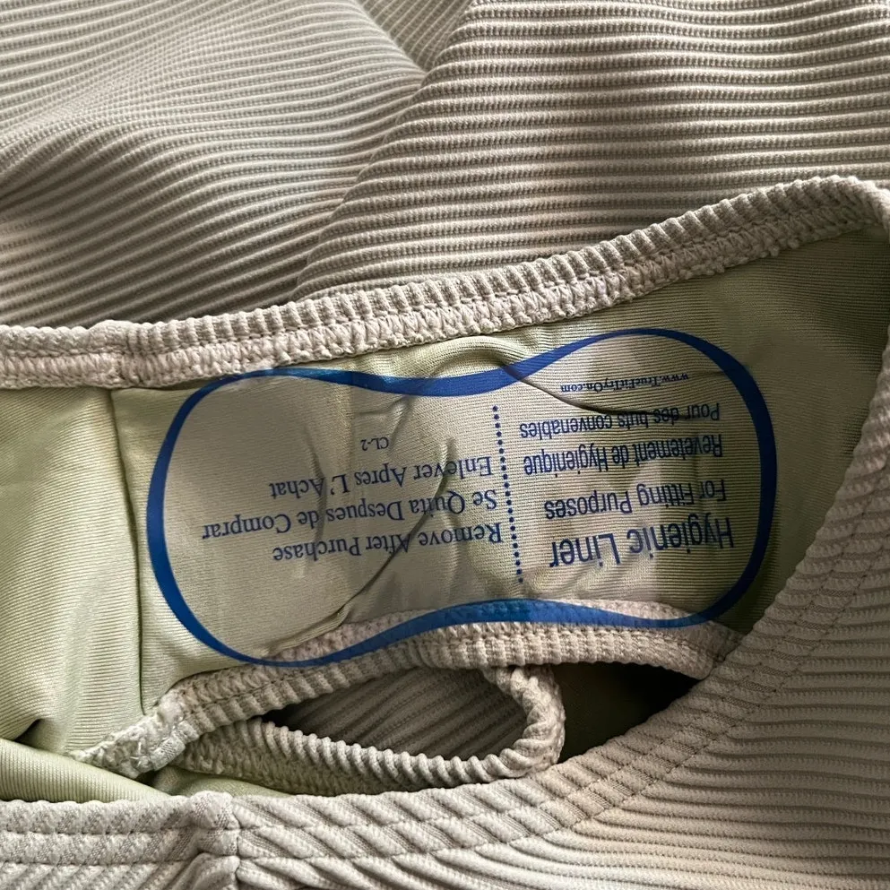 Billabong Tanlines One-Piece Swimsuit Size Medium - Image 9