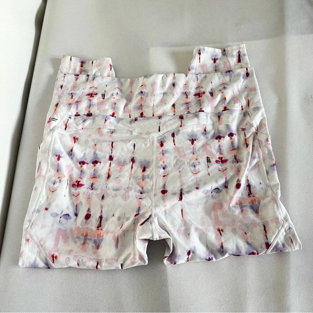 Fabletics Oasis PureLuxe High-Waisted 7/8 Legging 2X (18-20) White/Multicolored - Image 6