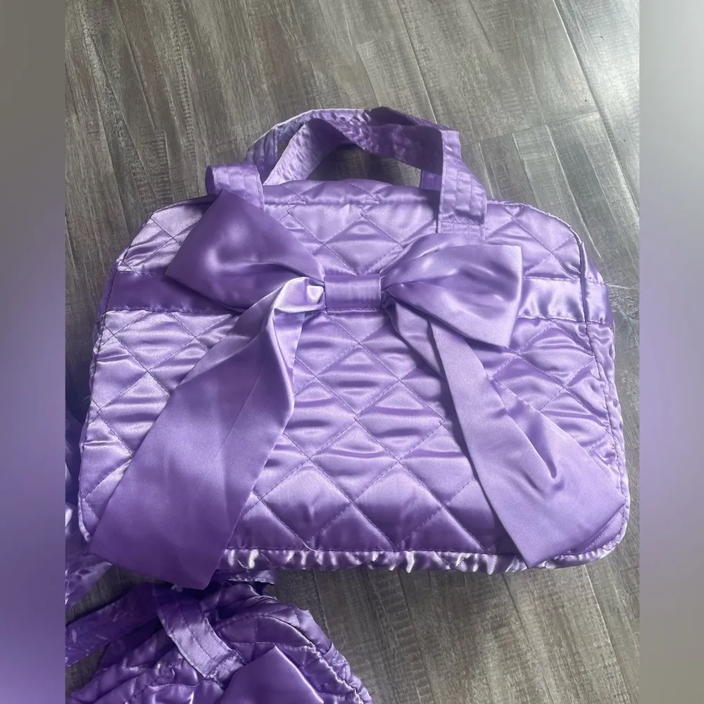 Vintage Three Piece Quilted Satin Travel Bag Set Lilac Purple - Image 4