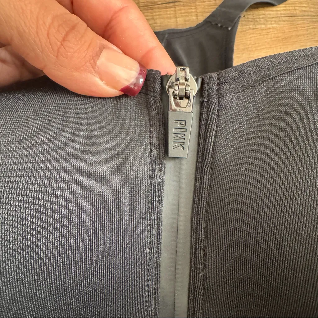 PINK Victoria's Secret Black Zip-Front Active Bra - Image 2