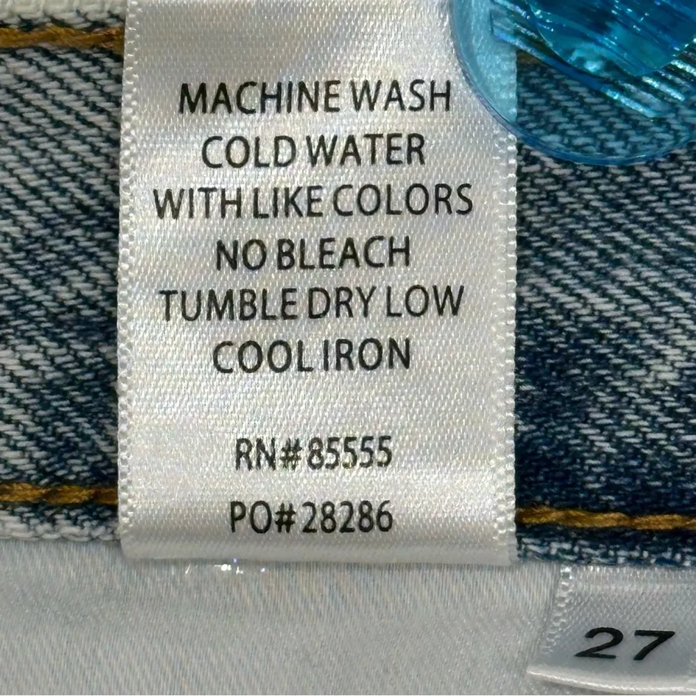 Devin High Rise Mom Cut Off Shorts Distressed Light Wash St.Tropez 27 - Image 10