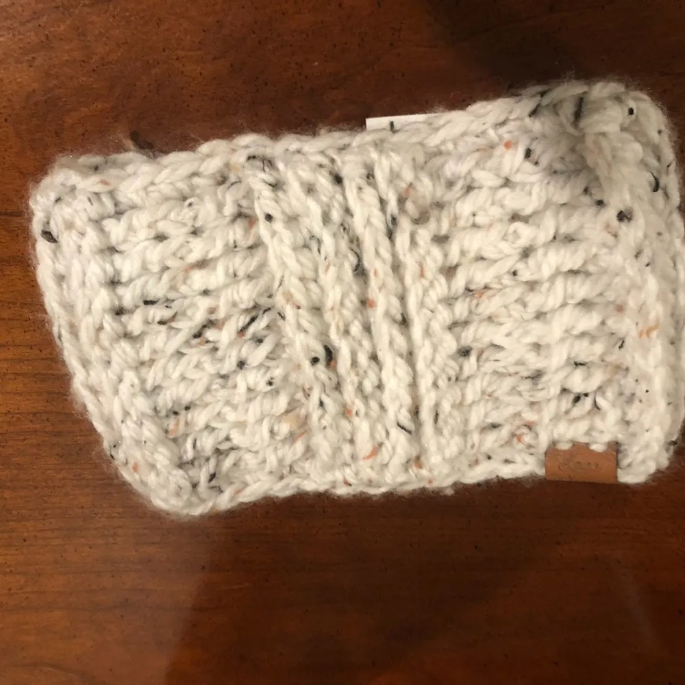 NWT HAND KNITTED HEADBAND / EAR WARMER WITH BUTTON Brown - Image 2