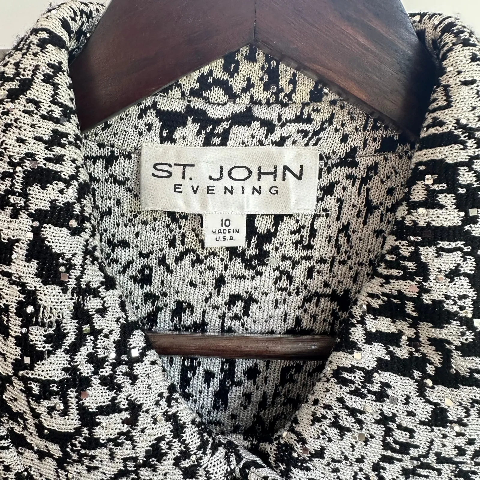 St. John Evening Sz 12 Knit Cardigan Sweater Long Jacket Black White Rhinestones - Image 9