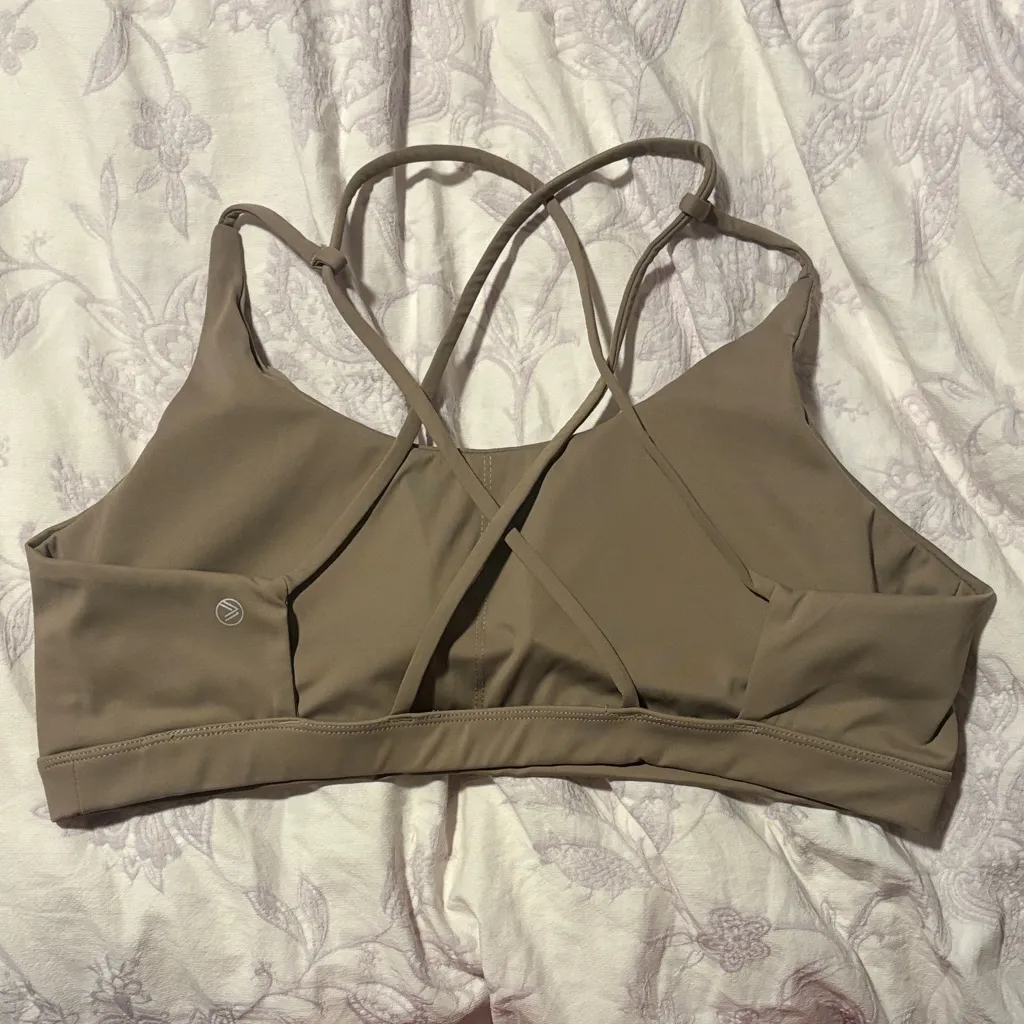 NWOT Savvi Beige Sports Bra with Crisscross Straps Tan Size XL - Image 3