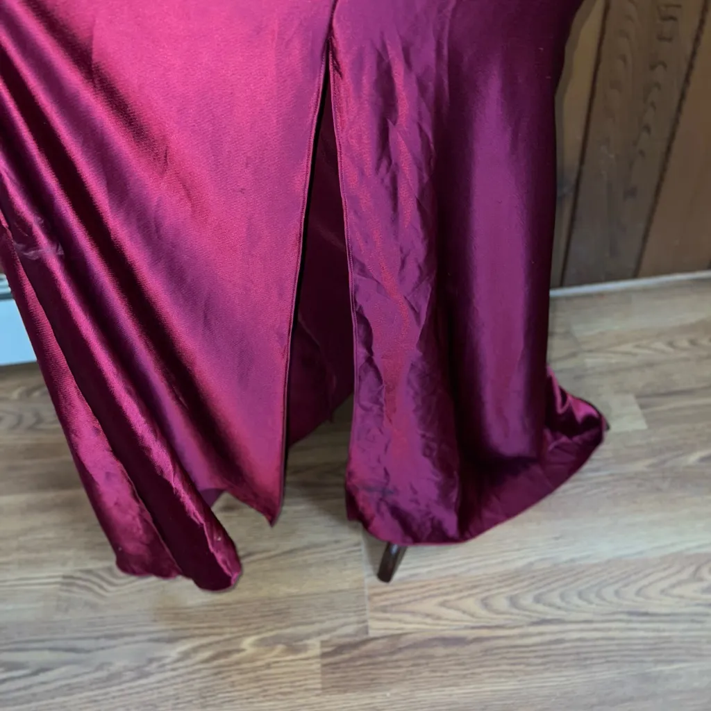 Gorgeous Vintage Y2K Nicole Bakti Ruby Satin Evening Gown! - Image 5