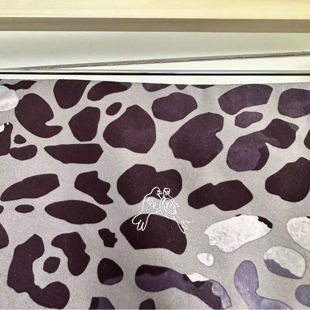 Playground Women’s Extra Small Animal Print Leggings Athletic Athleisure Sporty Size XS - Image 3