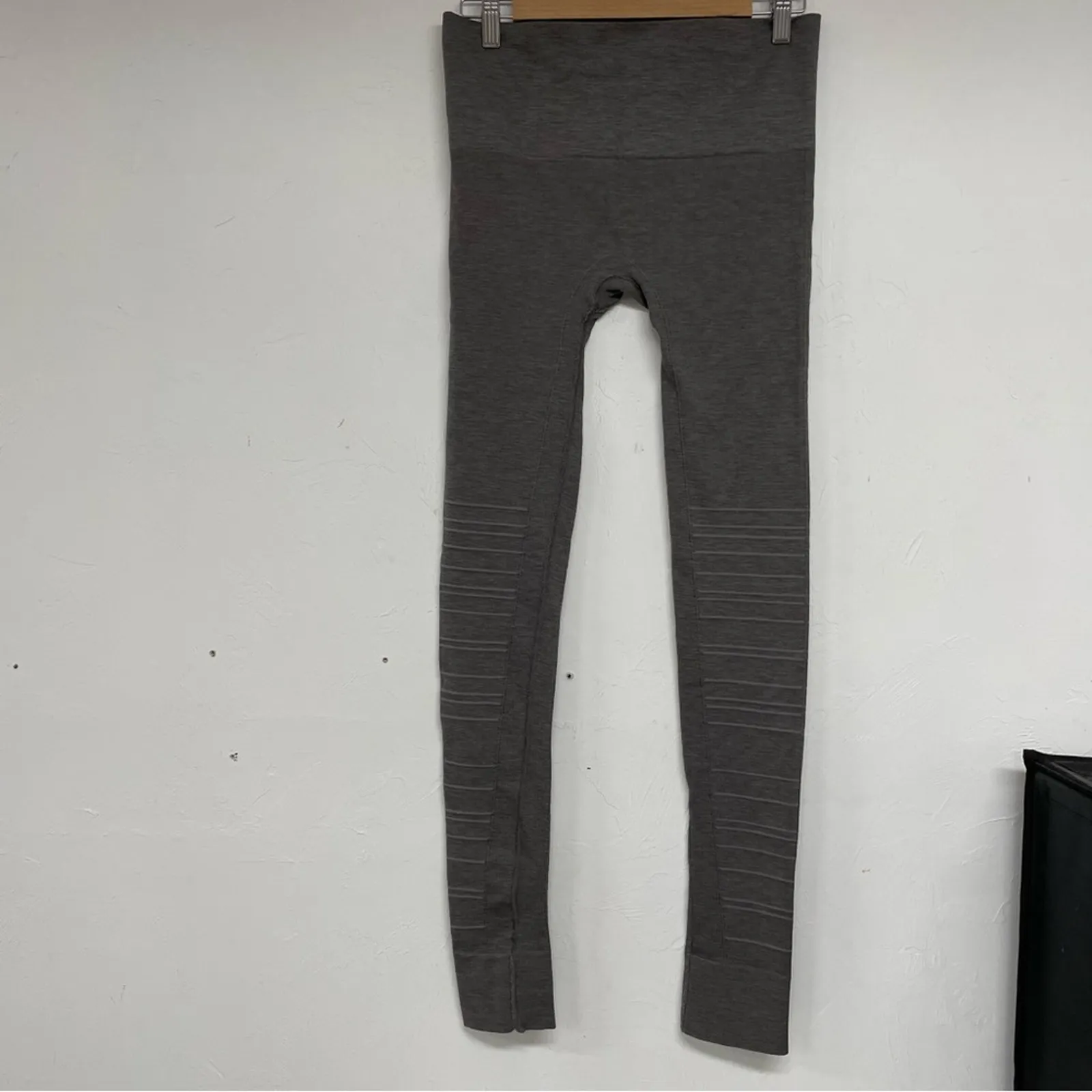 Blanqi Maternity Grey Ribbed Moto Lowrise Full Length Womens Leggings Womens M Gray Size M - Image 4