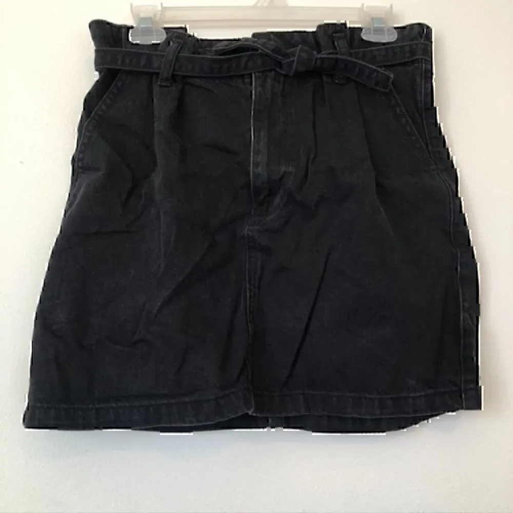 HOLLISTER Ultra High Rise Skirt Black Denim Jean High Waisted Paper Bag Mini 9 - Image 5