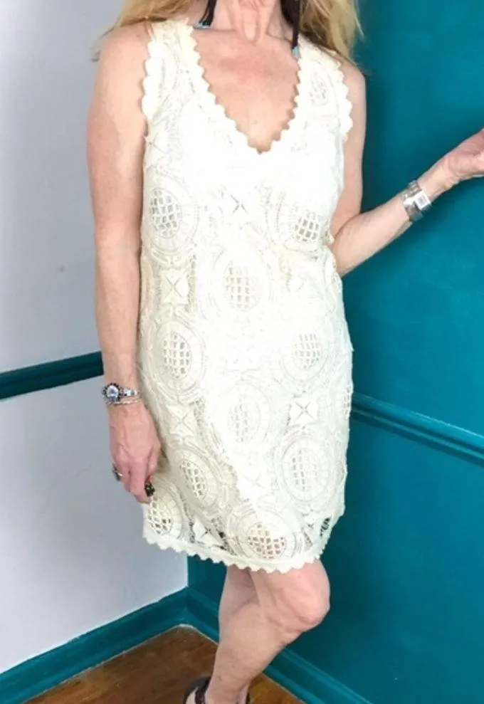 French connection ivory V-neck crochet dress - Image 2