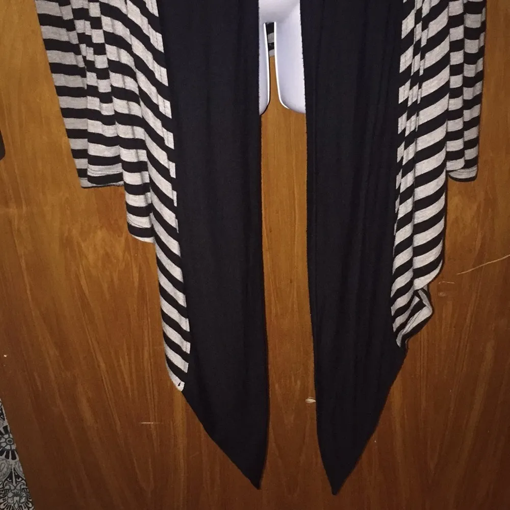 Black & Gray Striped Hourglass Lilly Waterfall Top Size Medium - Image 5