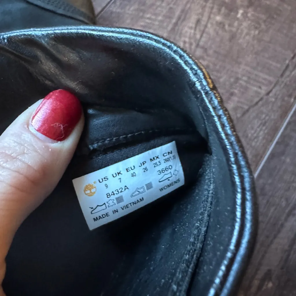 Timberland Women’s Black Lace-Up Heeled Ankle Boots – Size 9 - Image 5