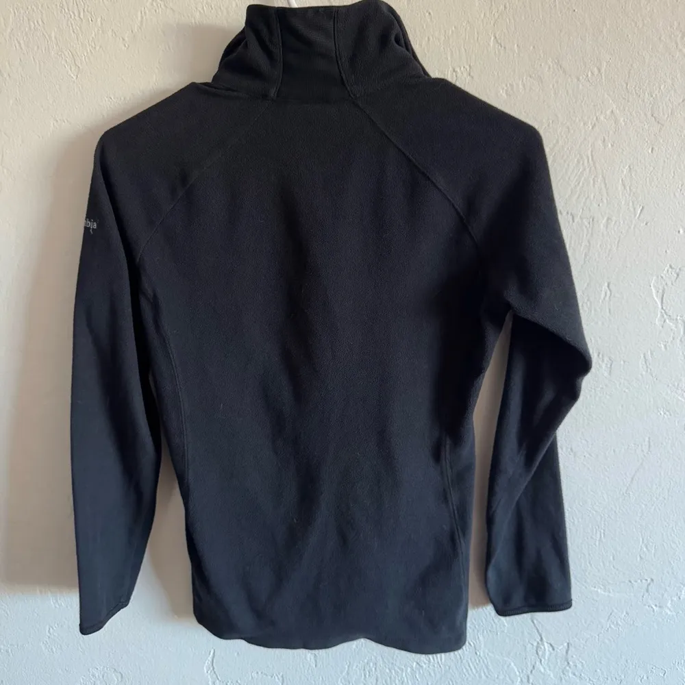 Columbia Black  light weight pullover half zip size size Xs - Image 4