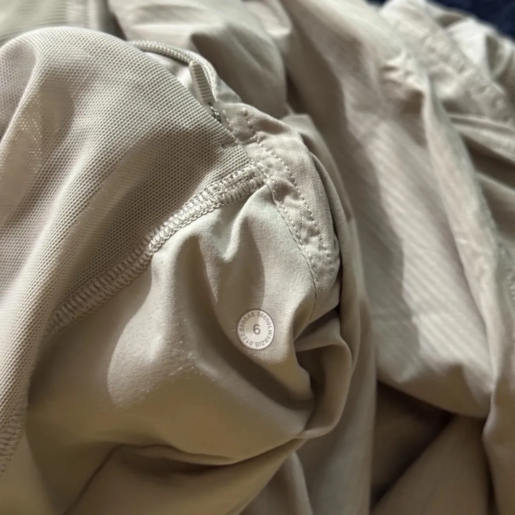 Lululemon Women’s‎ Beyond the Studio Jogger Lined Beige Size 6 - Image 4