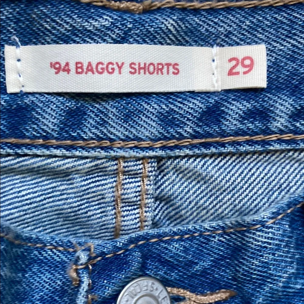 NWT Women's Levi's 94 Baggy Jean Shorts - Image 6