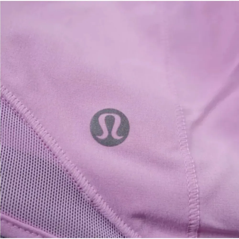 New Lululemon Size 8 Hotty Hot Low Rise LR Lined Shorts 2.5" VITP Vita Pink Run - Image 3