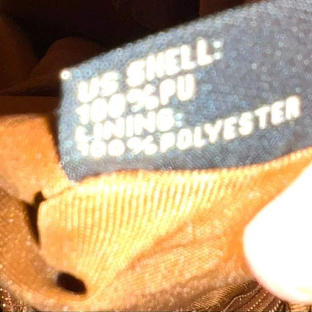 Awesome faux leather camel bag with removable zippered pouch! Brown - Image 9