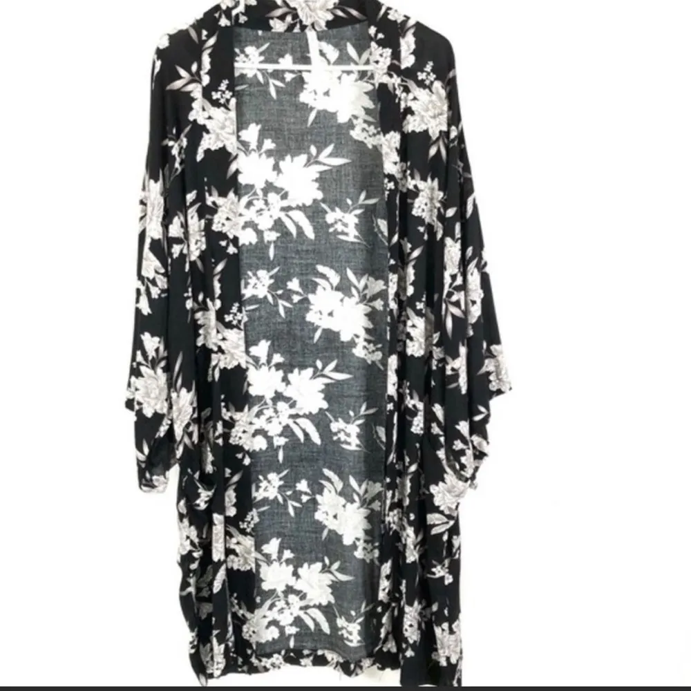 Spiritual Gangster Women’s Maya Kimono Wrap - Image 11